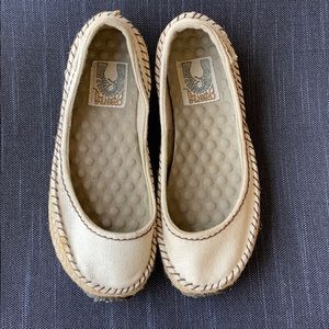 Simple brand shoes size 7